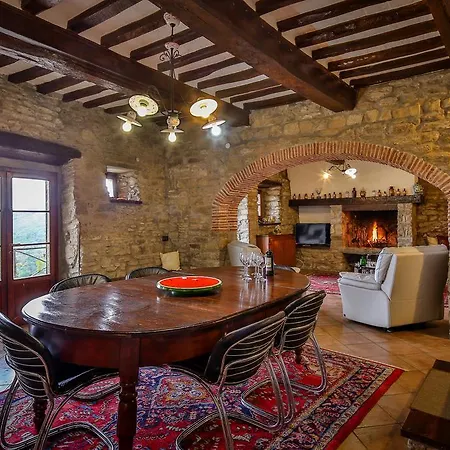 Chiara Villa Cortona